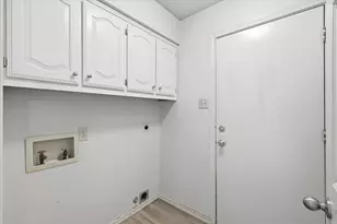4203 Meadow Ridge Dr, Carrollton, TX 75010 - Photo 17