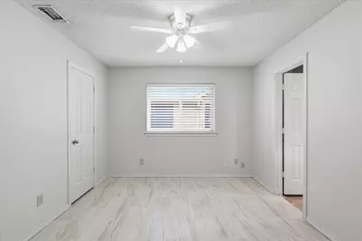 4203 Meadow Ridge Drive, Carrollton, TX 75010 - Photo 27