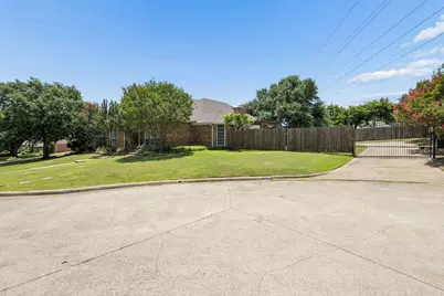 729 Herman Drive, Hurst, TX 76054 - Photo 3