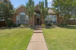 729 Herman Dr, Hurst, TX 76054 - Photo 1