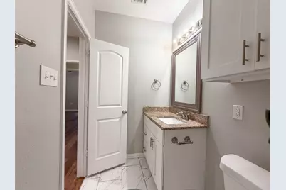 619 E Arlington Avenue, Fort Worth, TX 76104 - Photo 15
