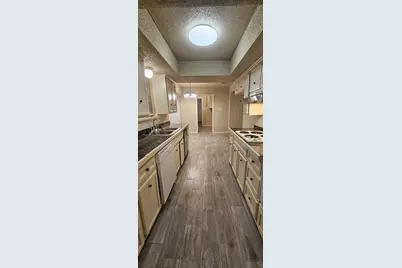 1824 Holly Oak Street, Arlington, TX 76012 - Photo 9