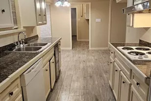 1824 Holly Oak St, Arlington, TX 76012 - Photo 9