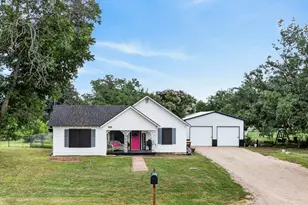 110 W Brown St, Lipan, TX 76462 - Photo 3