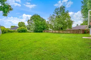 350 Town E Dr, Reno, TX 75462 - Photo 15