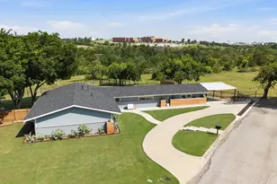 1613 S Cliff St, Decatur, TX 76234 - Photo 37