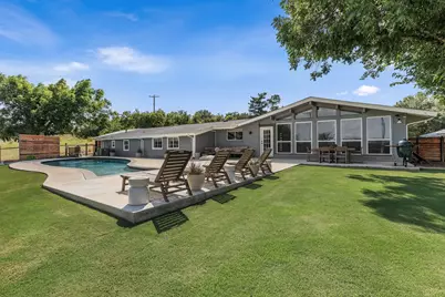 1613 S Cliff Street, Decatur, TX 76234 - Photo 1