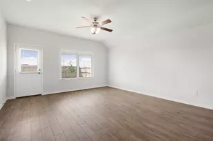 9225 Union Pacific Dr, Fort Worth, TX 76036 - Photo 5