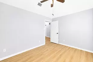 2505 Classic Ct W, Bedford, TX 76021 - Photo 21