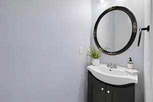 2505 Classic Ct W, Bedford, TX 76021 - Photo 19