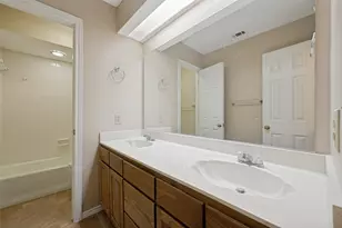 2505 Copper Creek Ln, Carrollton, TX 75006 - Photo 23
