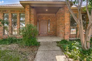 2505 Copper Creek Ln, Carrollton, TX 75006 - Photo 3
