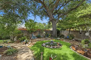 1336 Carnation Dr, Lewisville, TX 75067 - Photo 3