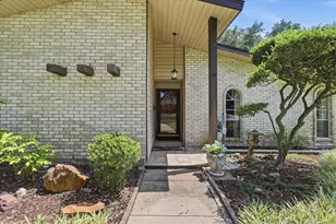 1336 Carnation Dr, Lewisville, TX 75067 - Photo 7