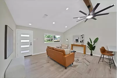 807 Hillcrest Drive, Arlington, TX 76010 - Photo 3