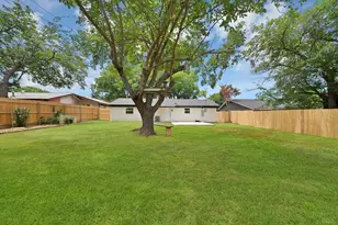 807 Hillcrest Dr, Arlington, TX 76010 - Photo 23