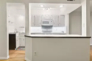 3195 Golden Oak Ct, Farmers Branch, TX 75234 - Photo 13
