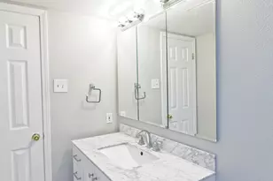 10590 High Hollows Dr, Dallas, TX 75230 - Photo 25