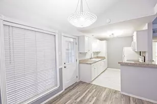 10590 High Hollows Dr, Dallas, TX 75230 - Photo 11