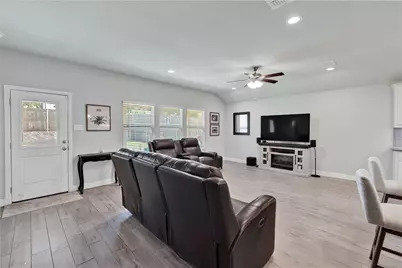 321 Valentine Court, Burleson, TX 76028 - Photo 21