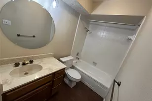 630 W Canty St, Dallas, TX 75208 - Photo 13
