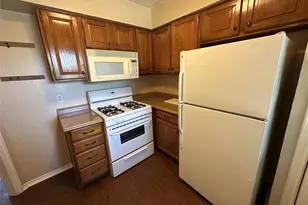 630 W Canty St, Dallas, TX 75208 - Photo 7