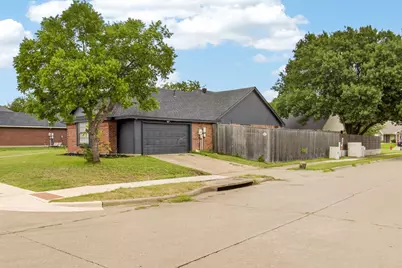 3651 Stresa Lane, Grand Prairie, TX 75052 - Photo 35
