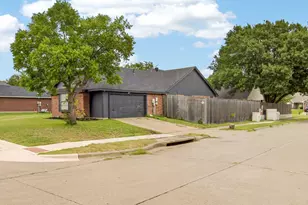 3651 Stresa Ln, Grand Prairie, TX 75052 - Photo 35