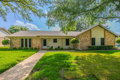 241 Travis Lane, Hewitt, TX 76643 - Photo 1