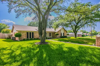 241 Travis Lane, Hewitt, TX 76643 - Photo 3