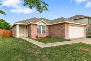 621 Woodpecker Ln, Fort Worth, TX 76108 - Photo 1