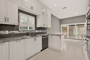 3113 Stonehenge Ln, Carrollton, TX 75006 - Photo 17