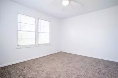 3323 W Clarendon Drive, Dallas, TX 75211 - Photo 17