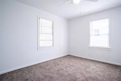 3323 W Clarendon Drive, Dallas, TX 75211 - Photo 19