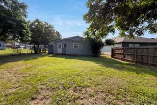 2008 Danner St, Fort Worth, TX 76105 - Photo 5