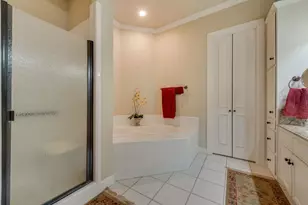 757 Village Green Dr, DeSoto, TX 75115 - Photo 13