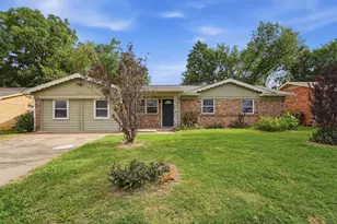 760 Oakwood Ave, Hurst, TX 76053 - Photo 1