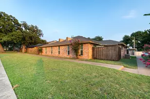 756 E Pecan St, Hurst, TX 76053 - Photo 3