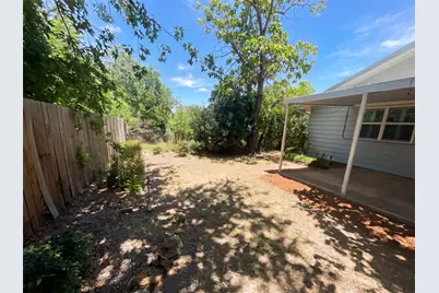 421 N 3rd Street, Jacksboro, TX 76458 - Photo 19