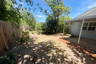 421 N 3rd St, Jacksboro, TX 76458 - Photo 19