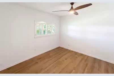 421 N 3rd Street, Jacksboro, TX 76458 - Photo 9