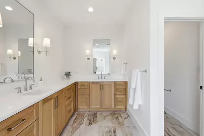 4525 Hopkins Avenue, Dallas, TX 75209 - Photo 17