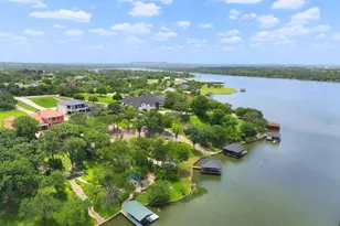 2002 W Emerald Bend Ct, Granbury, TX 76049 - Photo 3