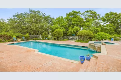 2002 W Emerald Bend Court, Granbury, TX 76049 - Photo 31