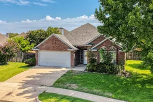 4567 Summerbrook Cir, Fort Worth, TX 76137 - Photo 3