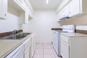 756 E Pecan St, Hurst, TX 76053 - Photo 9