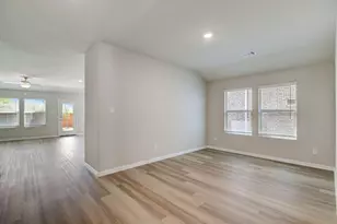 310 Sugarlands Dr, Greenville, TX 75402 - Photo 11