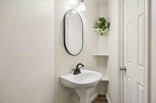 2113 Parkview, Carrollton, TX 75006 - Photo 11