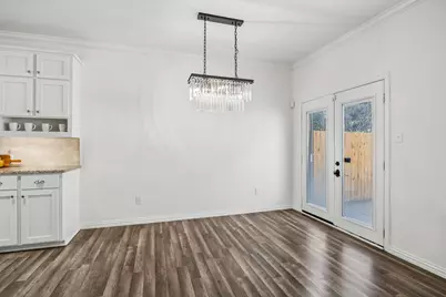 2113 Parkview, Carrollton, TX 75006 - Photo 7