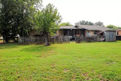 110 N Cherry Lane, Granbury, TX 76048 - Photo 3